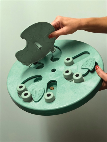 Nina Ottosson Dog Worker Composiet 34,5X34,5X5 Cm - Image 6