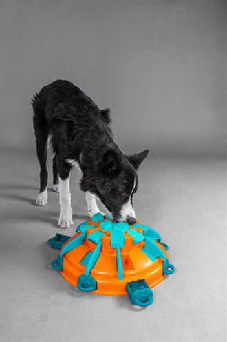 Nina Ottosson Tower Of Treats Oranje / Blauw 36X36X11 Cm - Image 4